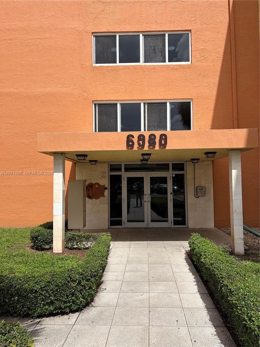 Condominium at 6980 NW 186th St # 525A, Hialeah FL 33015