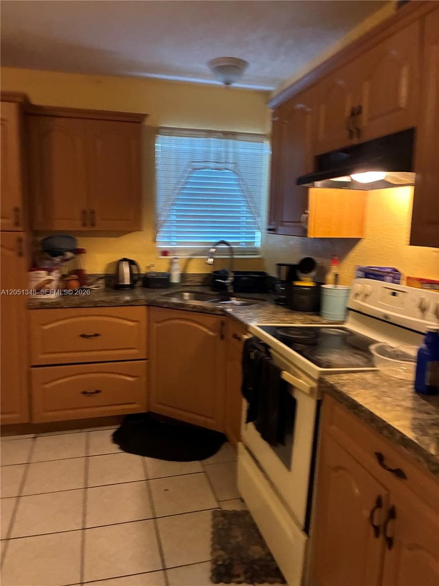 Single Family Residence at 1011 NW 183rd Dr, Miami Gardens FL 33169