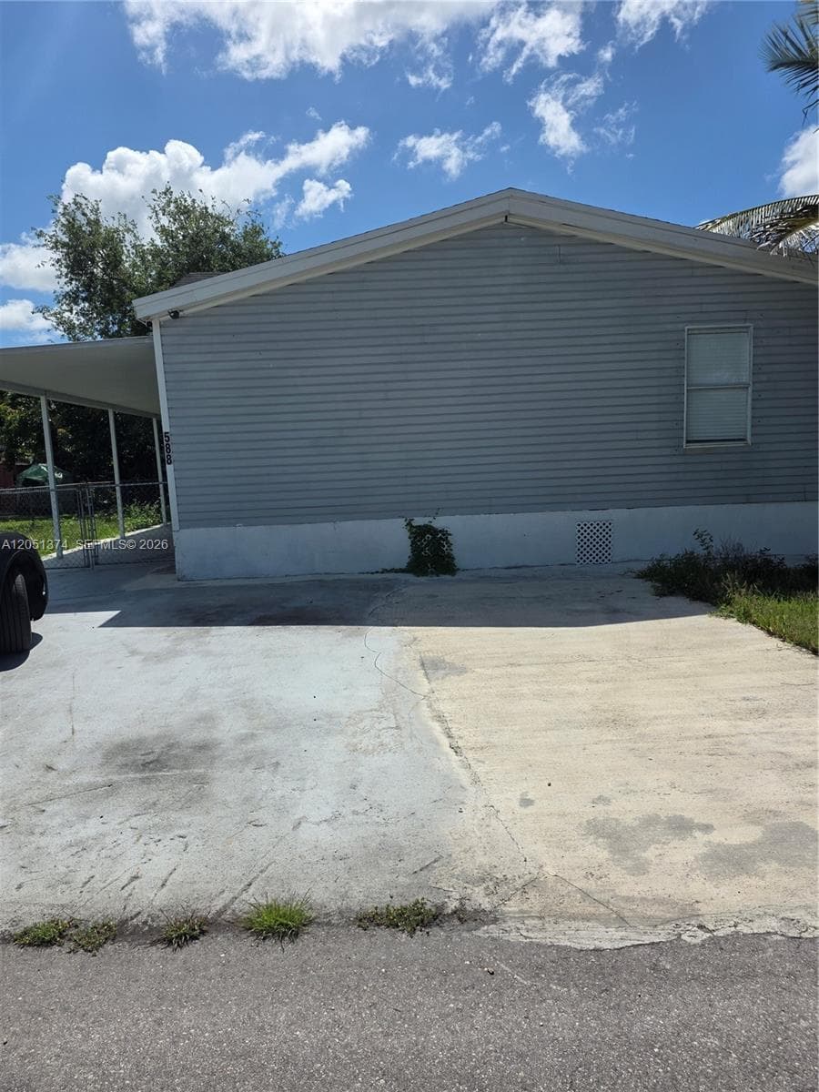Mobile Home at 19800 SW 180th Ave # 588, Miami FL 33187