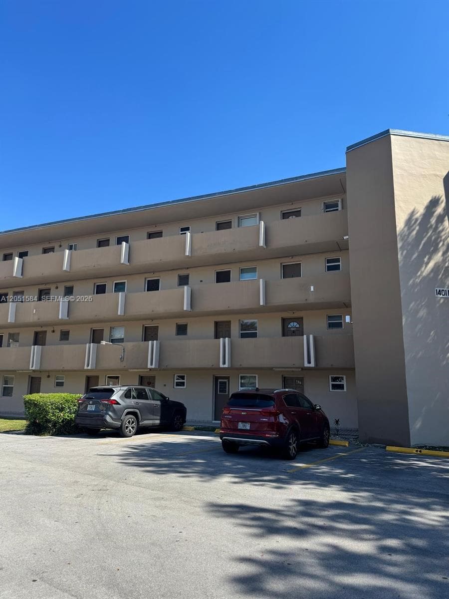Condominium at 1401 NE 191st St # D108, Miami FL 33179