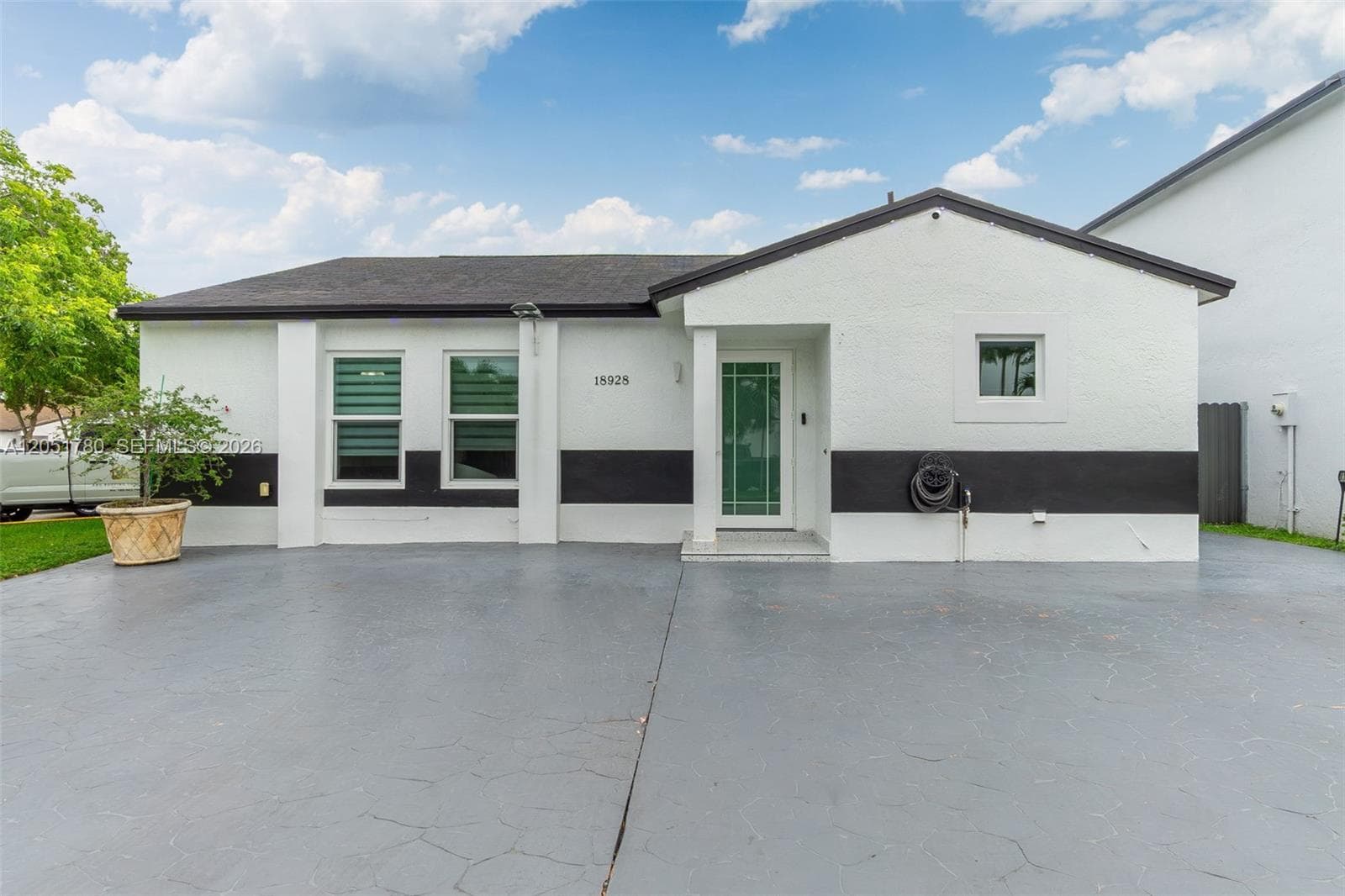 Single Family Residence at 18928 NW 63rd Ct Cir, Hialeah FL 33015