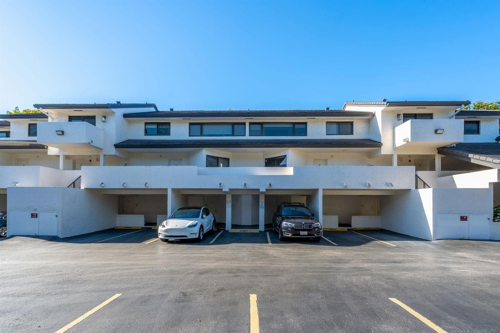 Condominium at 5750 Turin Street # 206, Coral Gables FL 33146