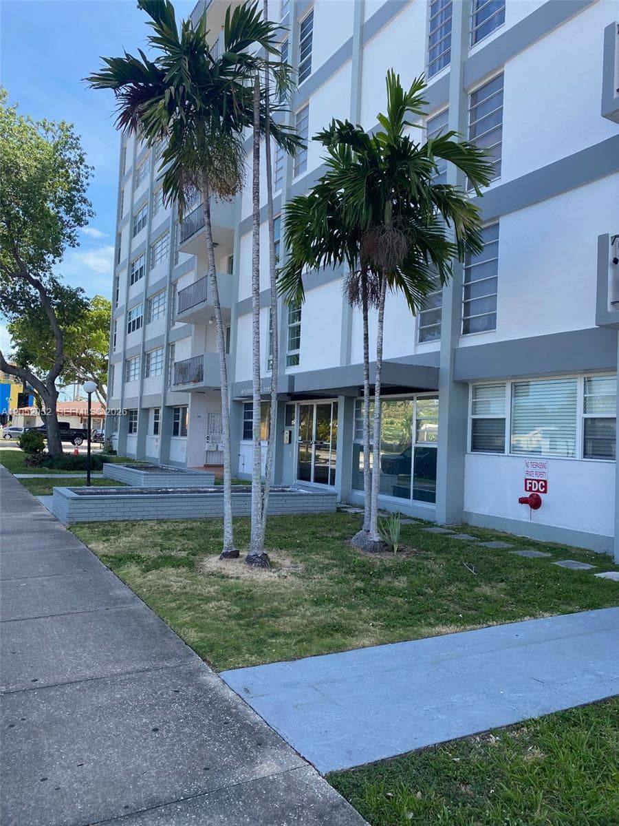 Condominium at 1400 SW 27th Ave # 202, Miami FL 33145
