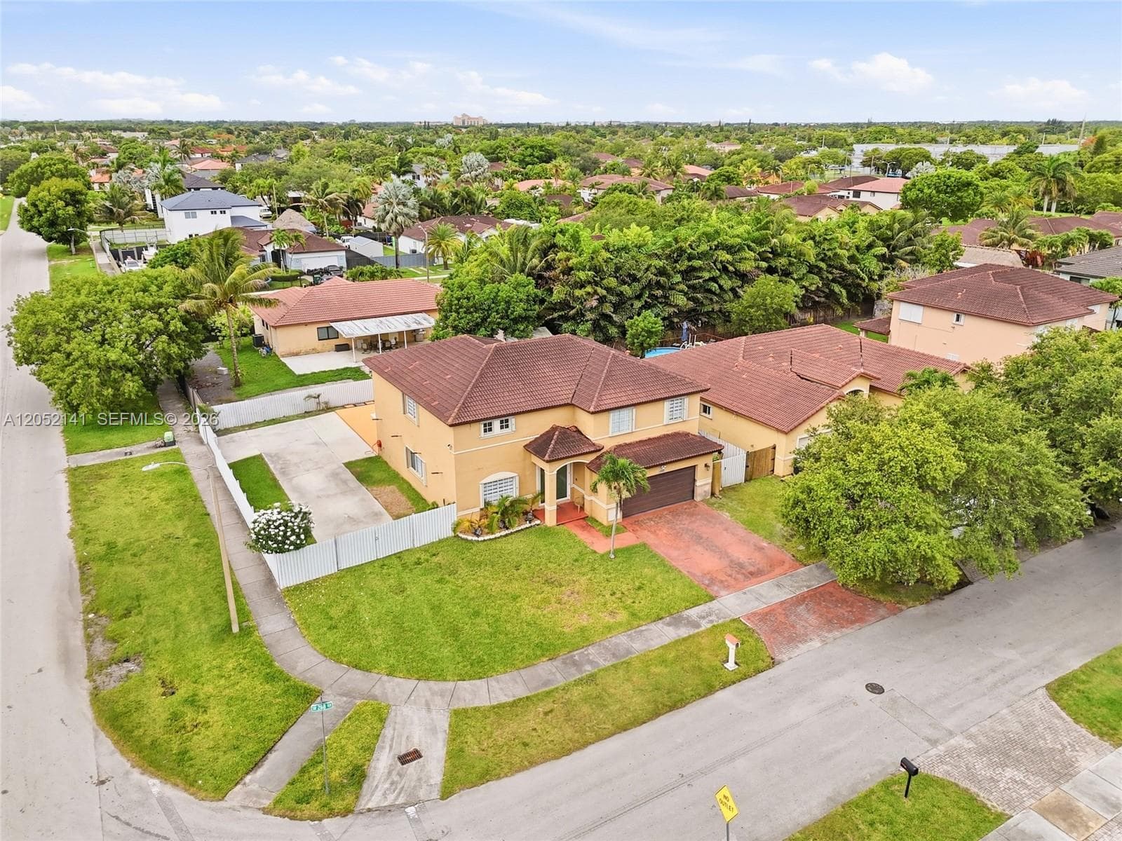 Single Family Residence at 14202 SW 288th Ter, Homestead FL 33033