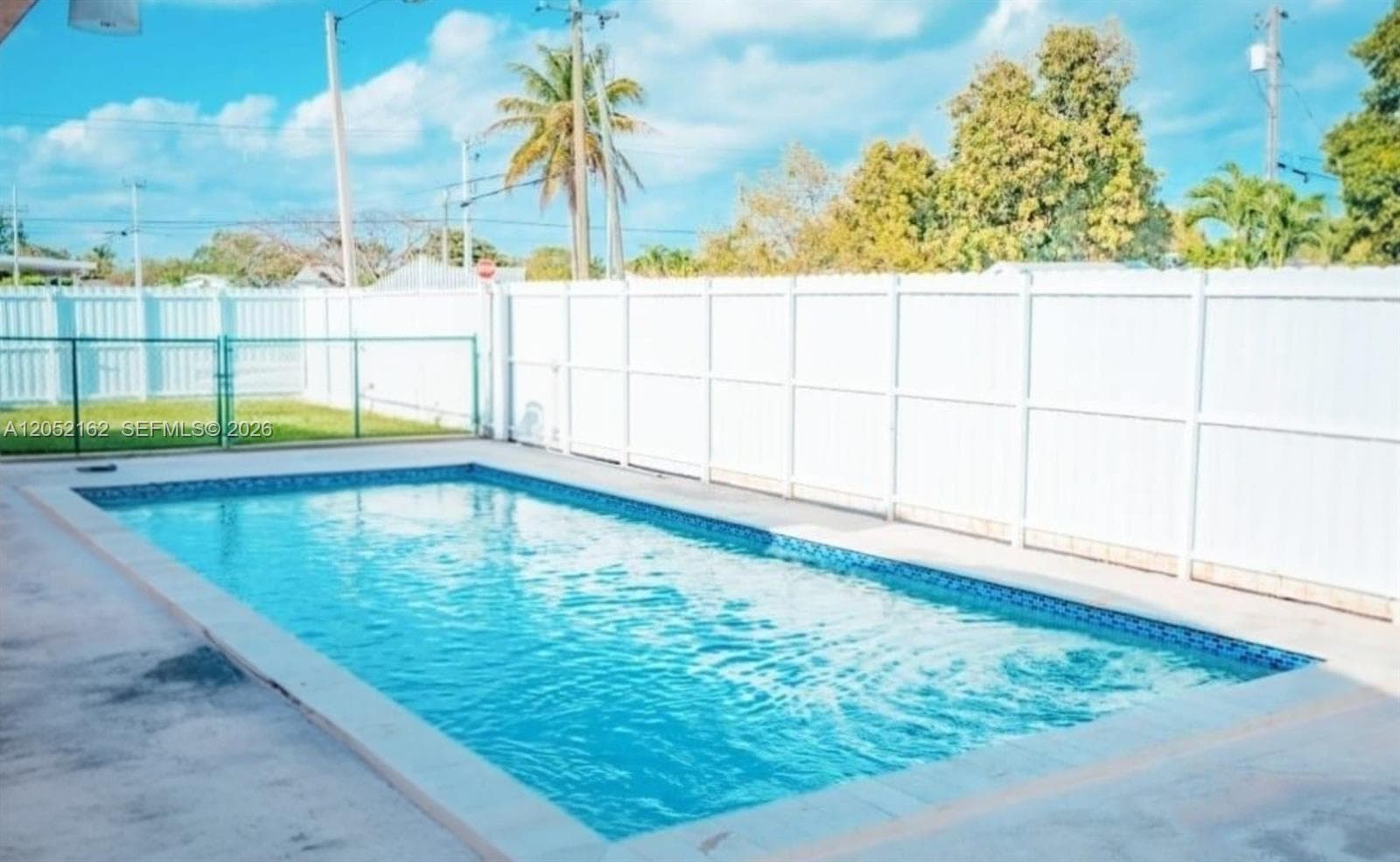 Single Family Residence at 11911 SW 185th St # 11911, Miami FL 33177