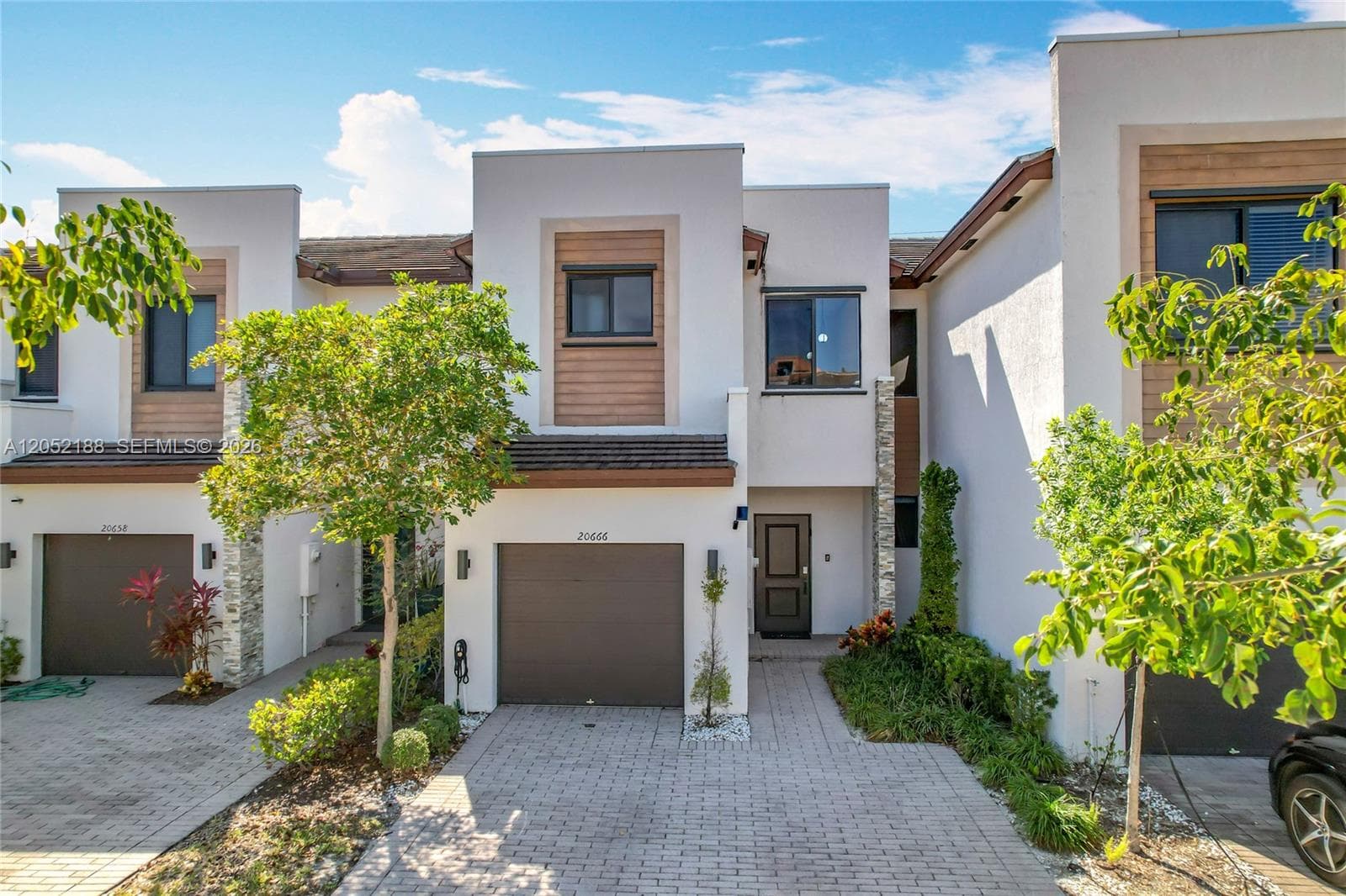 Townhouse at 20666 NE 2nd Ct, Miami FL 33179
