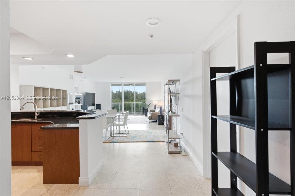 Apartment at 14951 Royal Oaks Ln # 402, North Miami FL 33181