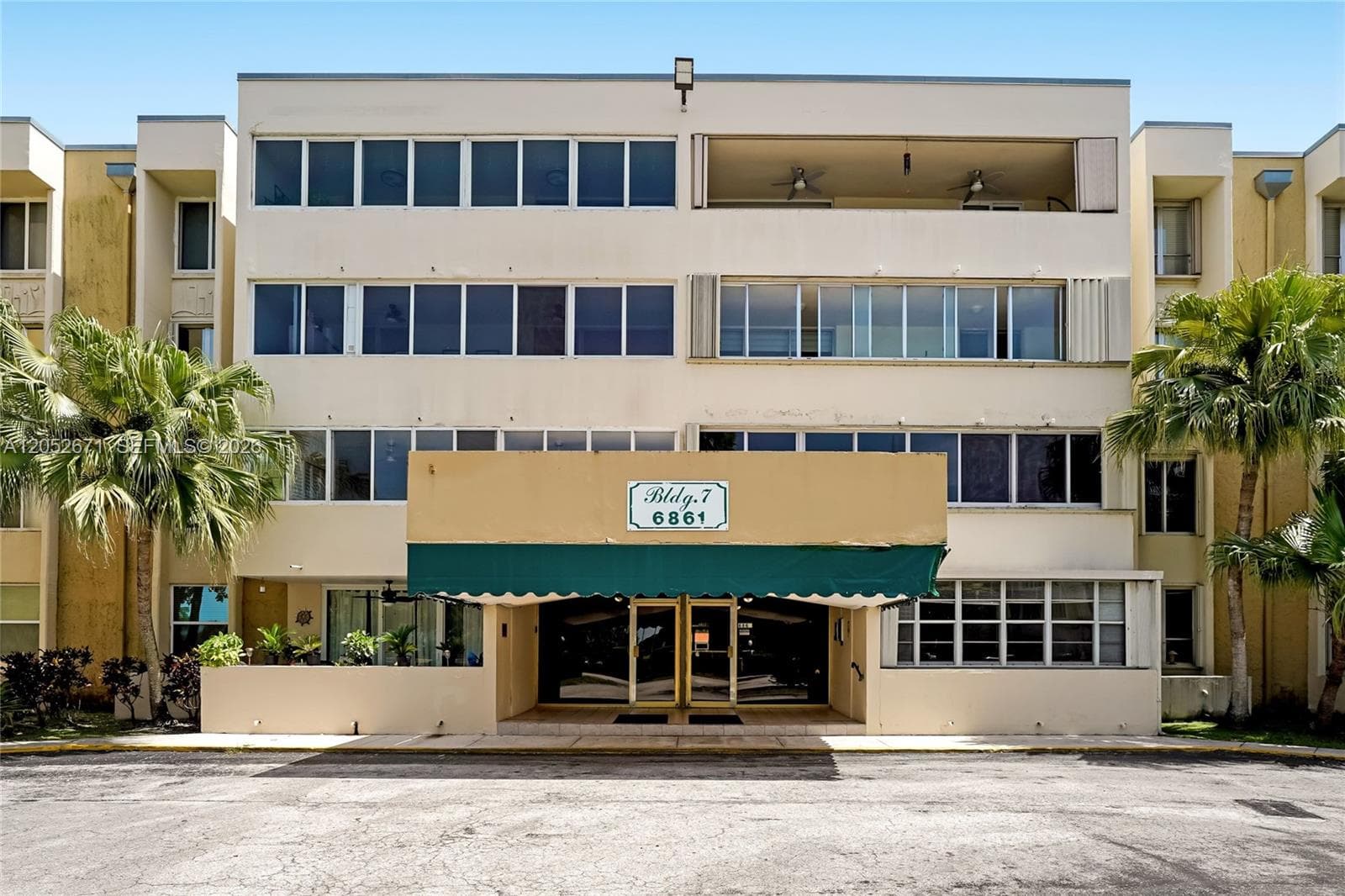 Condominium at 6861 SW 147th Ave # 3G, Miami FL 33193