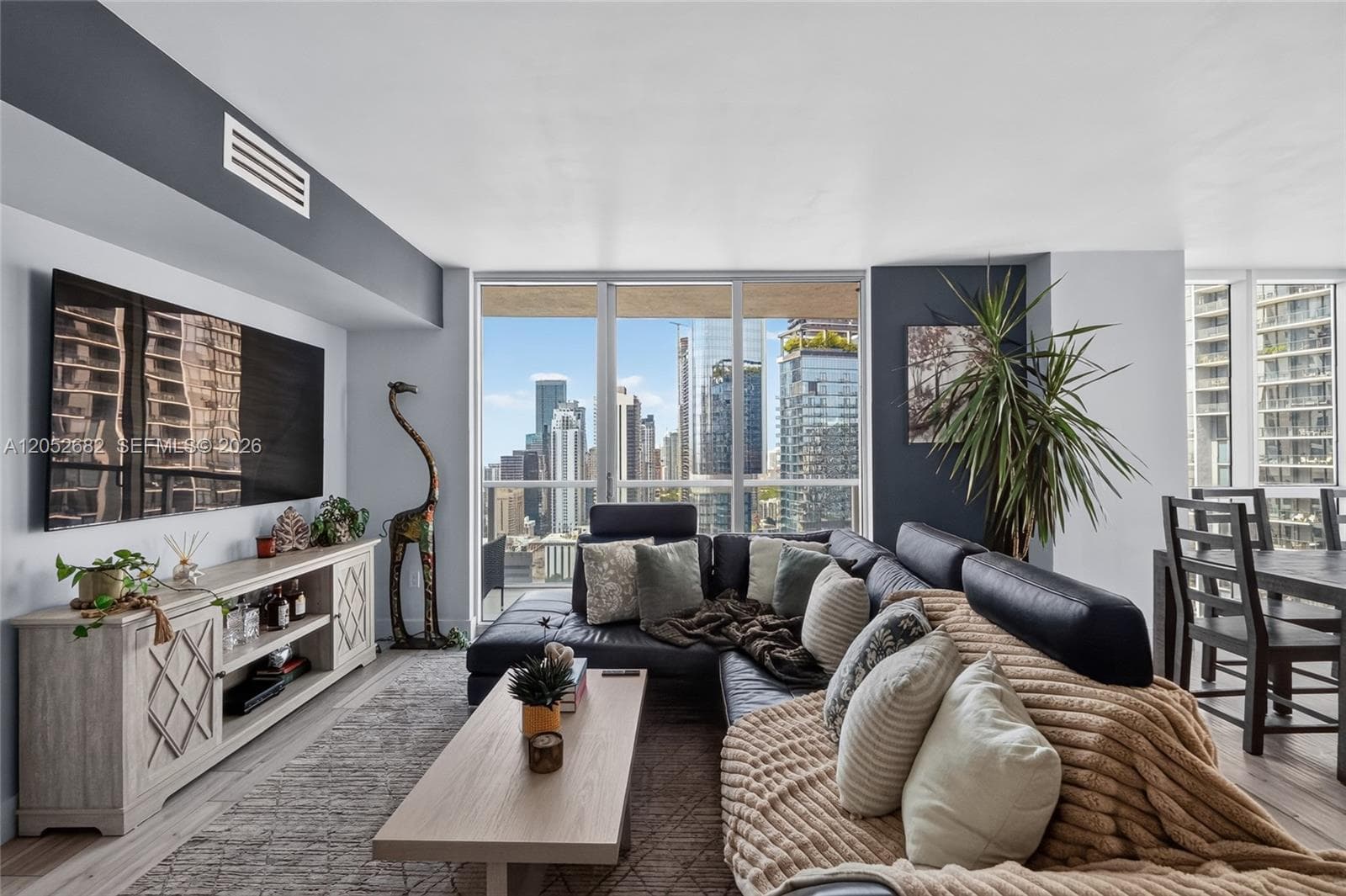 Condominium at 55 SE 6th St # 3802, Miami FL 33131