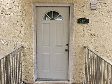 Condominium at 10000 NW 80th Ct # 2423, Hialeah Gardens FL 33016