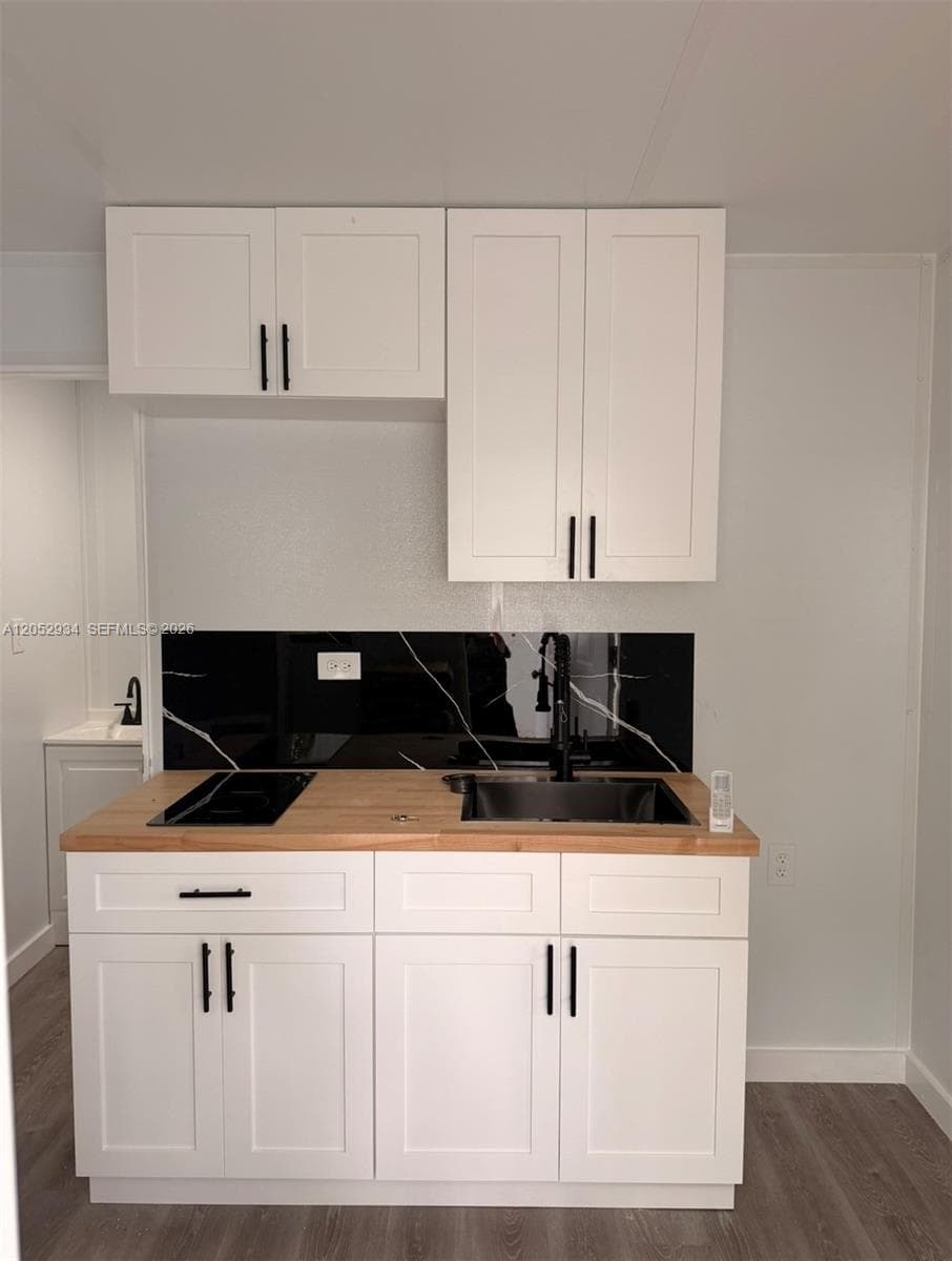 Efficiency at 2254 NW 102nd St # C, Miami FL 33147