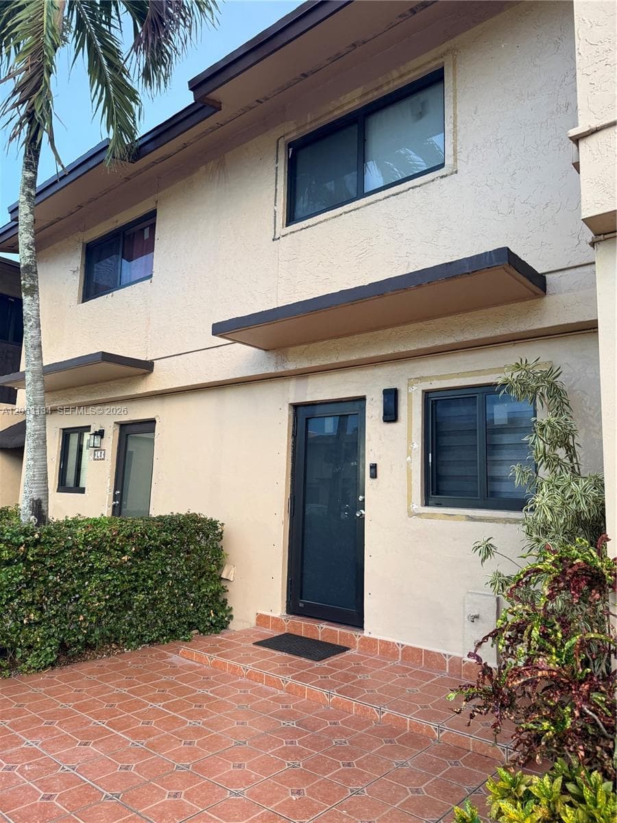Townhouse at 131 SW 109th Ave # L5, Sweetwater FL 33174