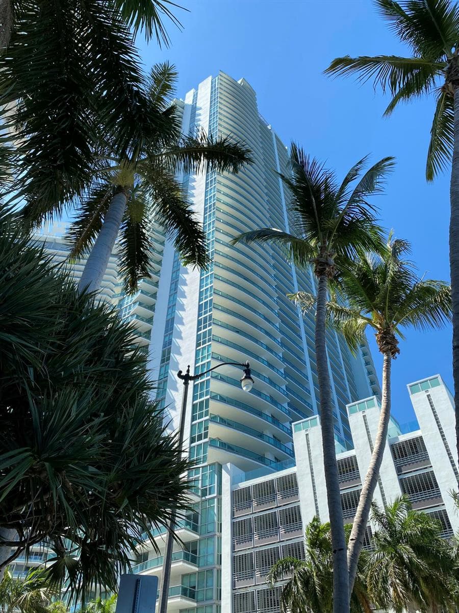 Condominium at 1331 BRICKELL BAY Drive # 4407, Miami FL 33131