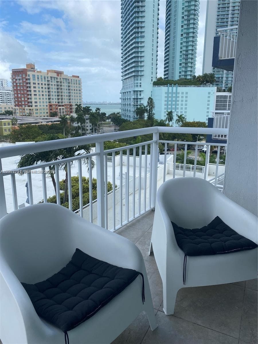 Apartment at 275 NE 18th St # 809, Miami FL 33132