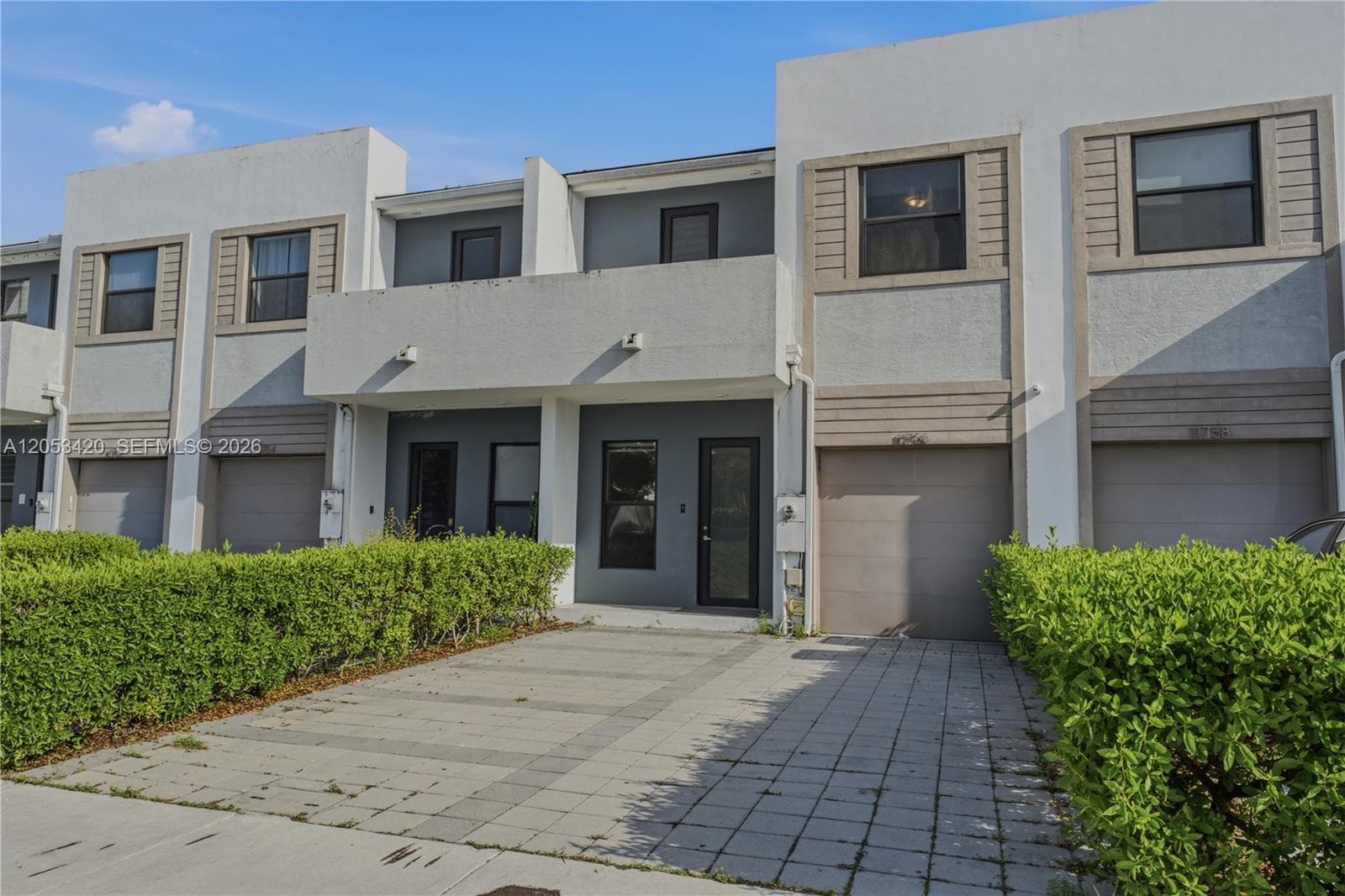Townhouse at 11756 SW 106th Ter, Miami FL 33186