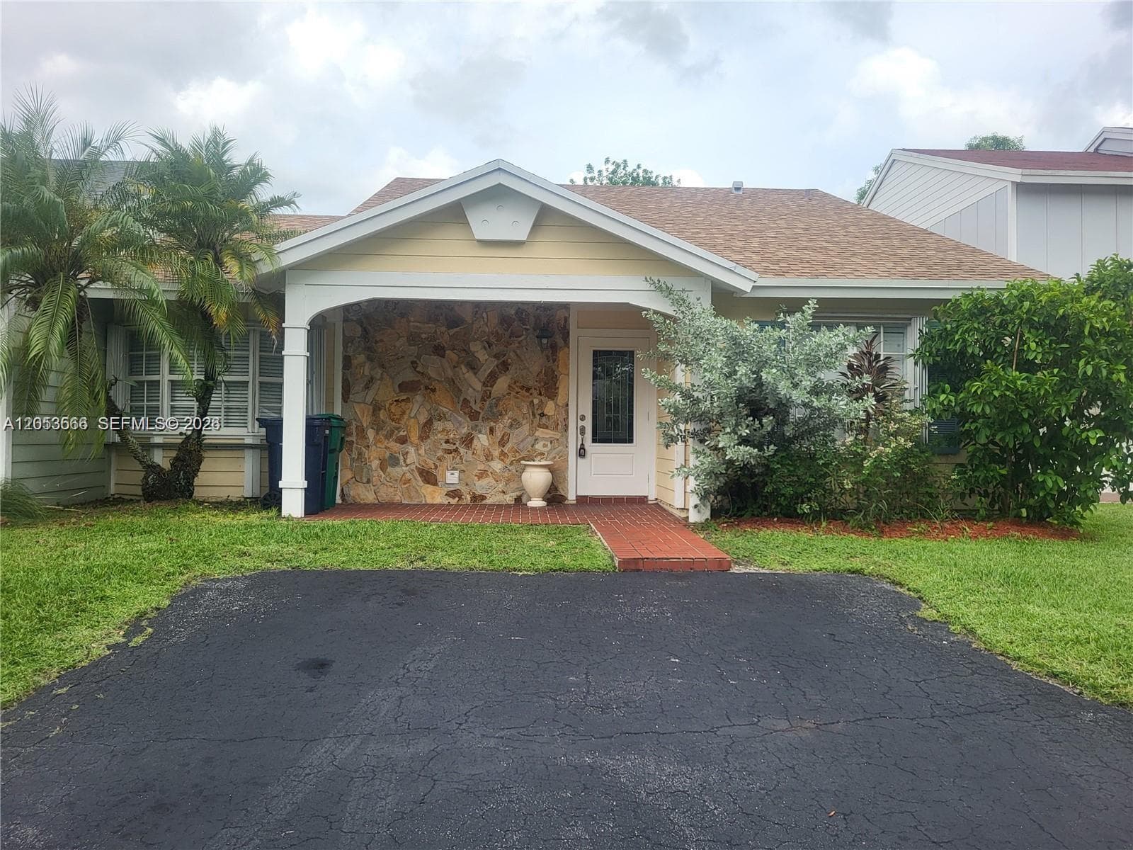 Townhouse at 14419 SW 142nd Ct, Miami FL 33186