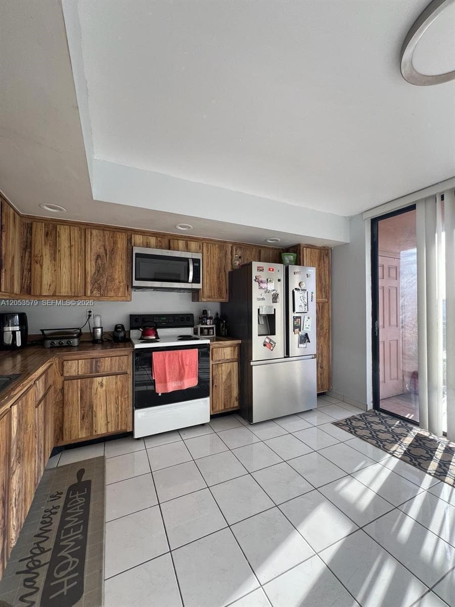 Condominium at 8615 NW 8th St # 414, Miami FL 33126