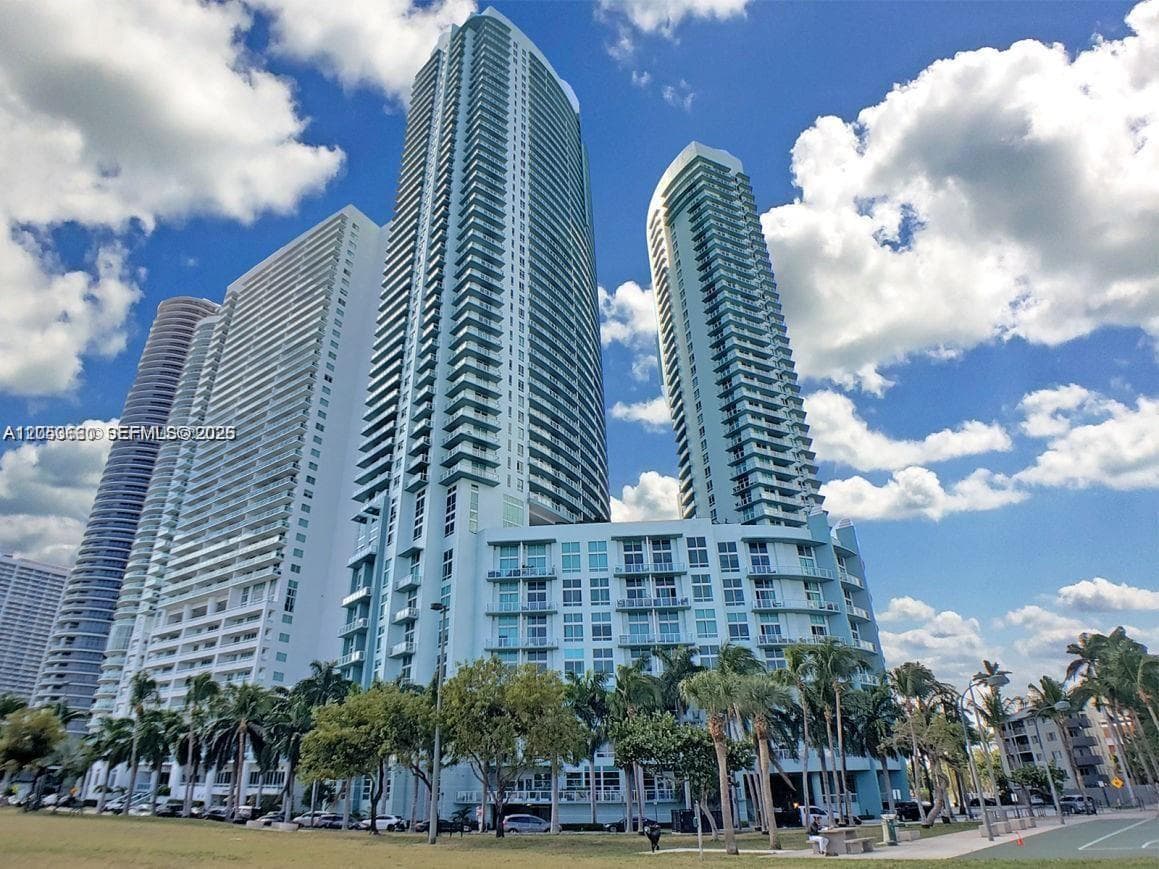 Condominium at 1900 N Bayshore Dr # 3807, Miami FL 33132