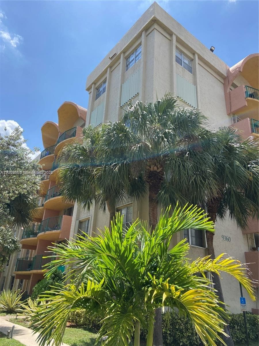 Condominium at 9350 Fontainebleau Blvd # 609, Miami FL 33172