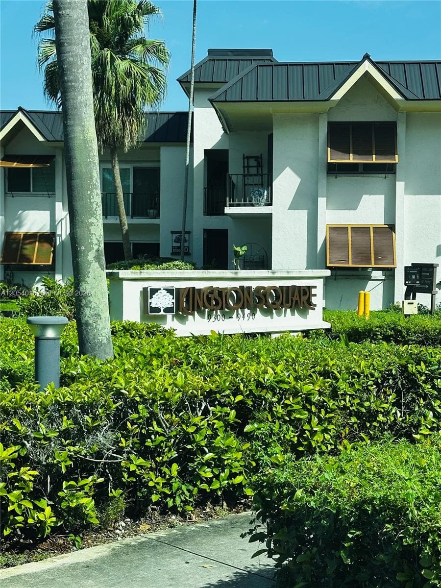 Condominium at 9354 SW 77th Ave # I1, Miami FL 33156