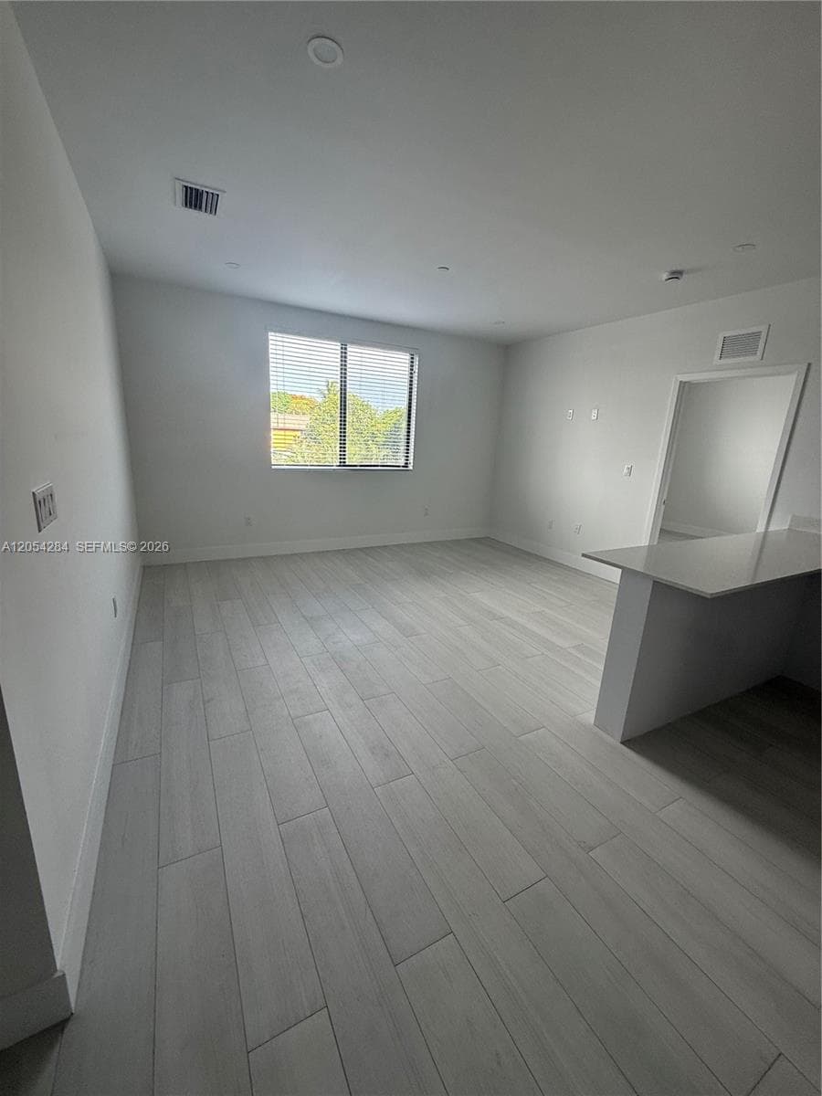 Apartment at 1091 E 17th St # 403, Hialeah FL 33010