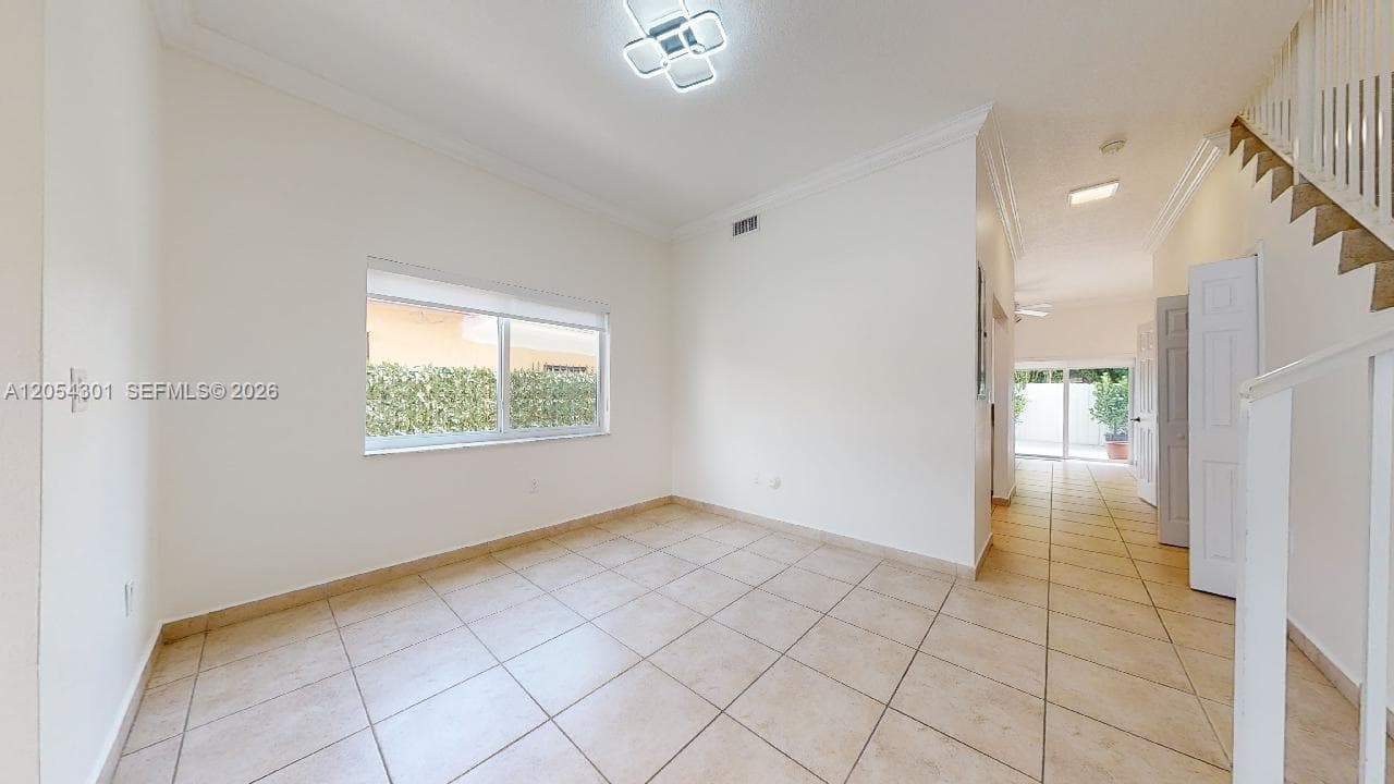 Townhouse at Miami, FL, 33135