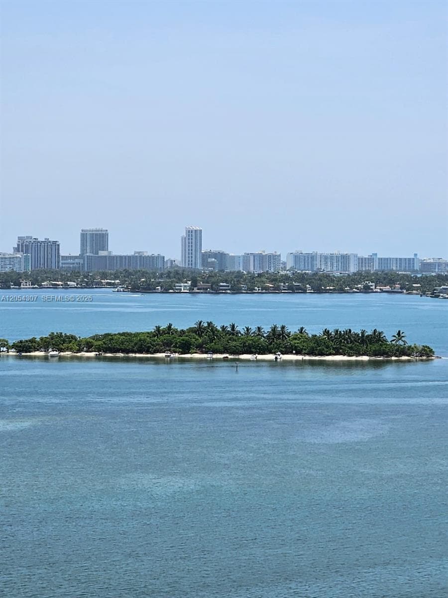 Condominium at 700 NE 26 # 1104, Miami FL 33137