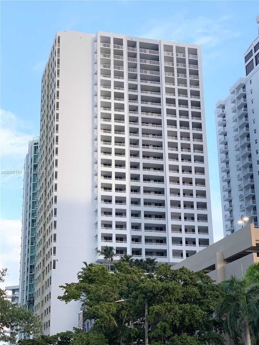 Condominium at 170 SE 14th St # 1402, Miami FL 33131