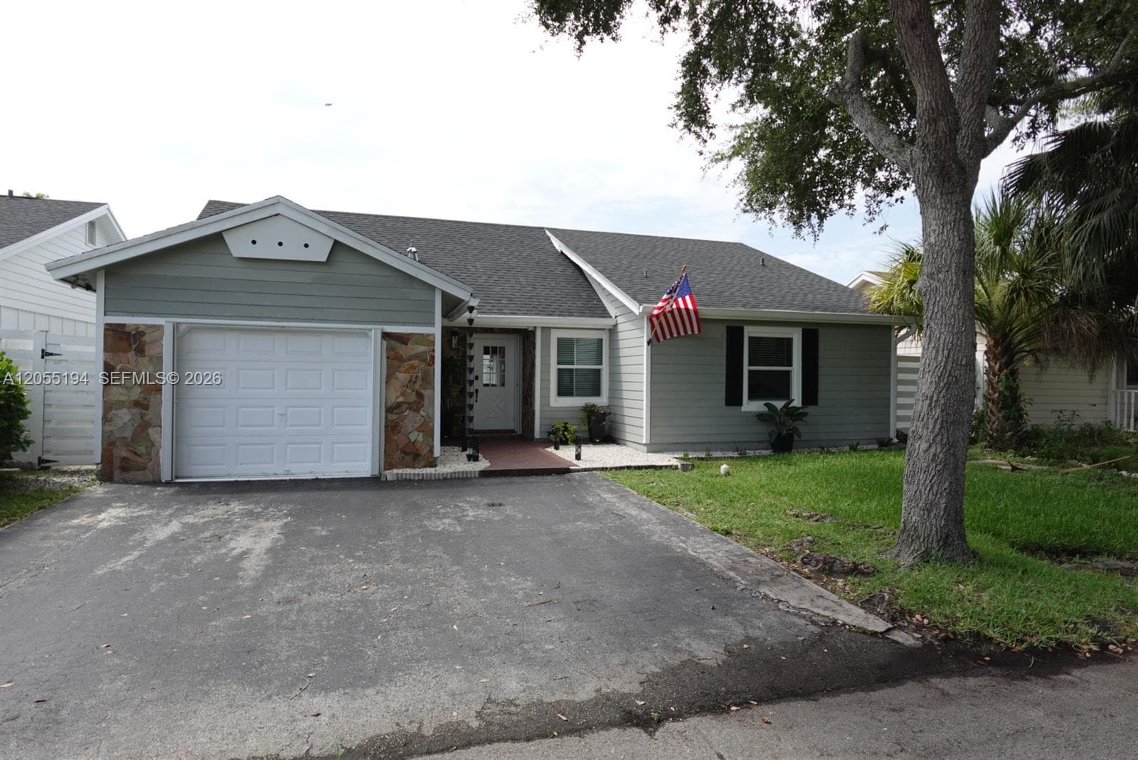 Single Family Residence at 14028 SW 149th Ln, Miami FL 33186