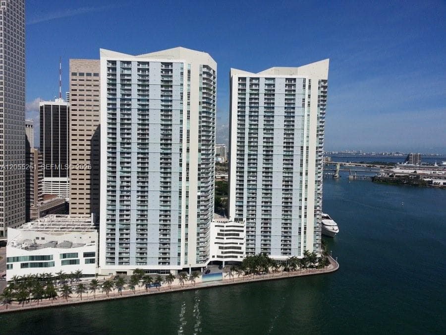 Condominium at 325 S Biscayne Blvd # 1719, Miami FL 33131