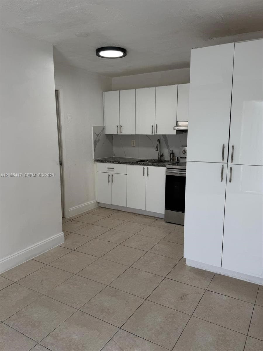 Apartment at 2580 NE 182nd Ter # 2580, North Miami Beach FL 33160