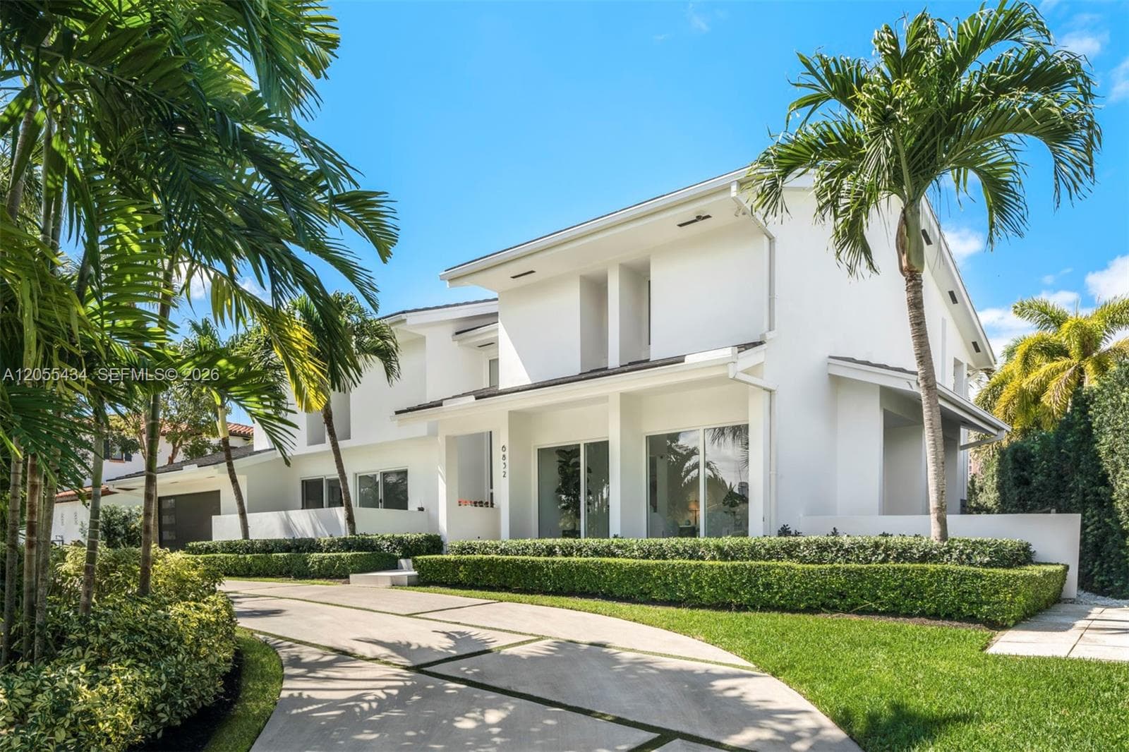 Single Family Residence at 6832 Sunrise Ct, Coral Gables FL 33133
