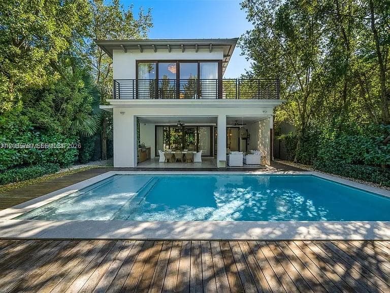 Single Family Residence at Miami, FL, 33133