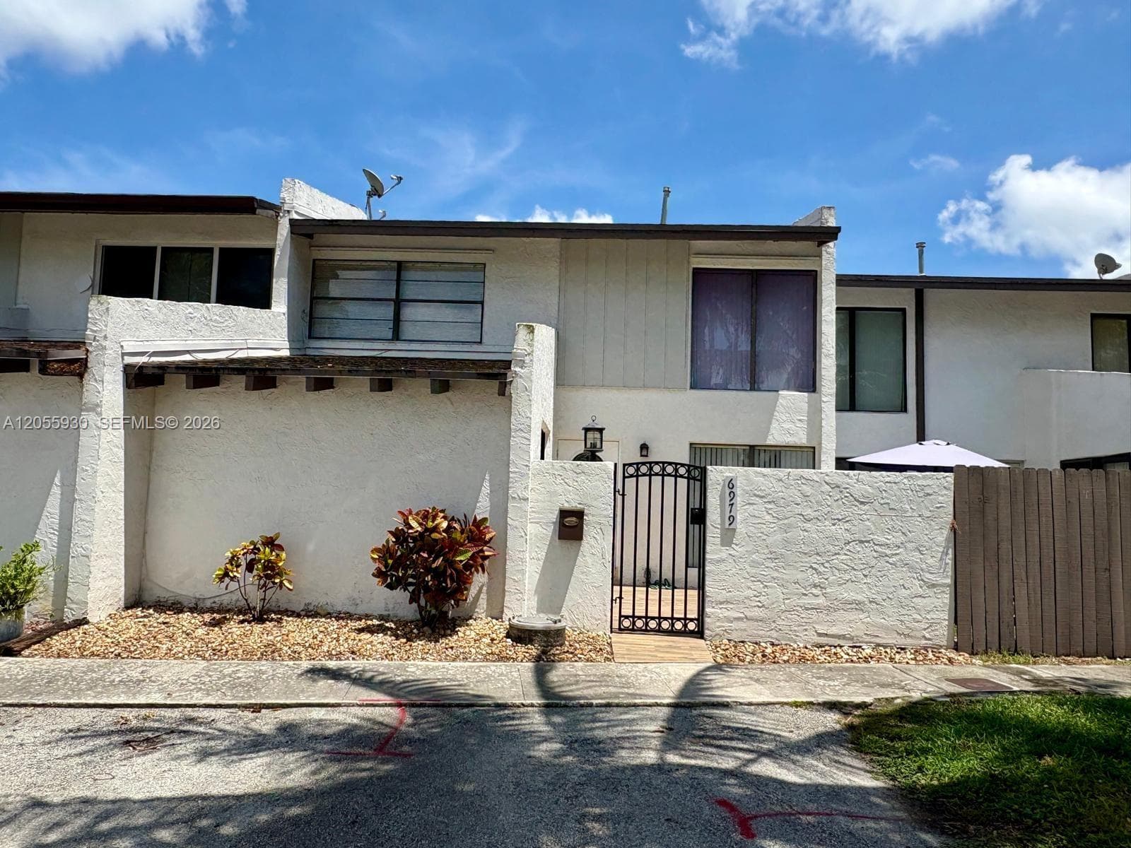 Townhouse at 6979 SW 110th Ct, Miami FL 33173