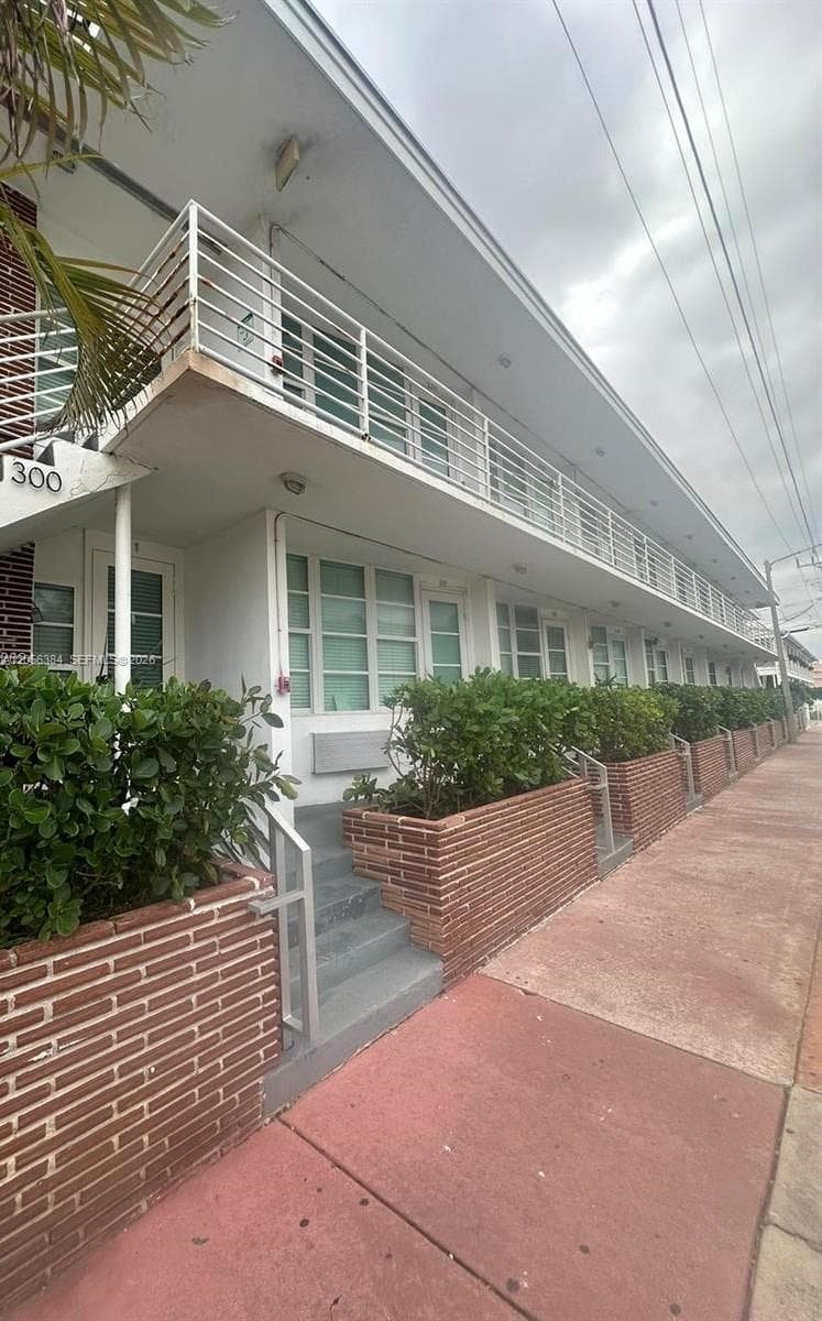 Condominium at 300 74th St # 17, Miami Beach FL 33141