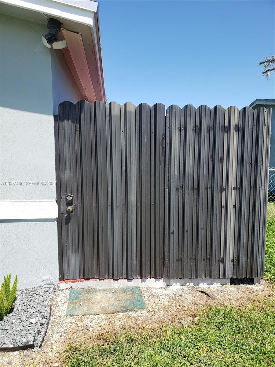 Efficiency at 1695 NW 3rd Ave # 0, Homestead FL 33030