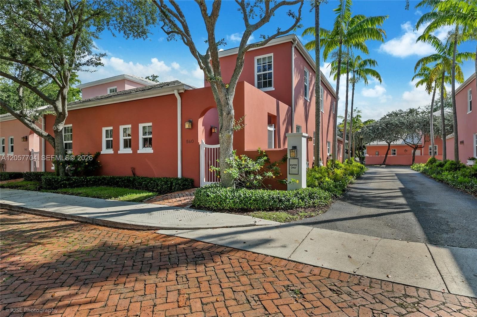 Townhouse at 540 Loretto Ave # 19, Coral Gables FL 33146