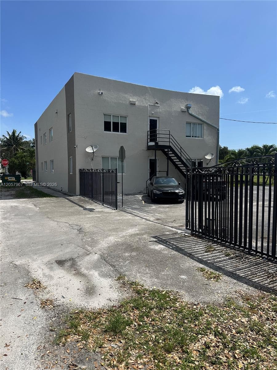 Multi Family at 2500 NE 192nd St # 6, Miami FL 33180