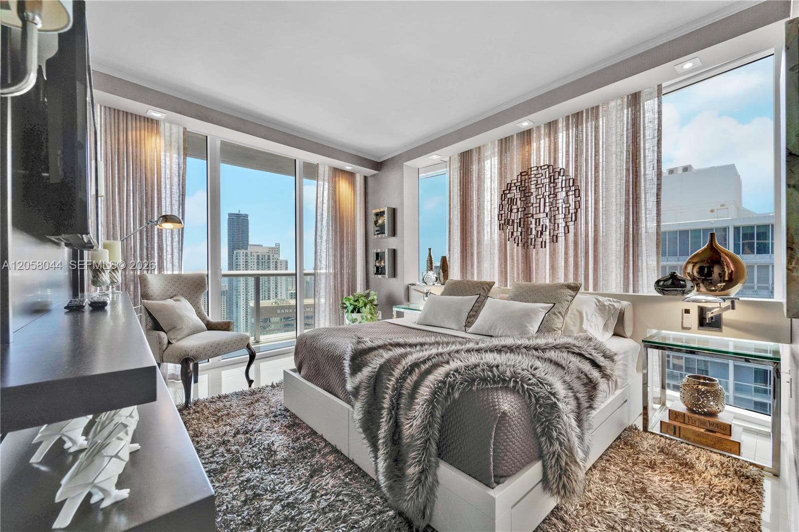 Condominium at 475 Brickell Ave # 5013, Miami FL 33131