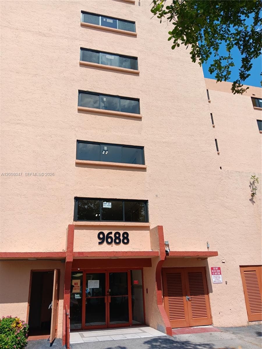 Condominium at 9688 Fontainebleau Blvd # 502, Miami FL 33172