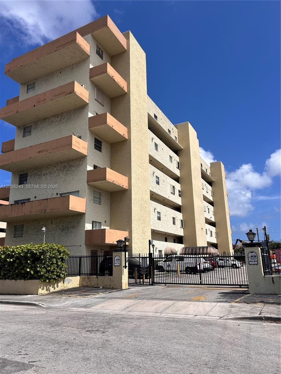 Condominium at 300 NW 42nd Ave # 109, Miami FL 33126