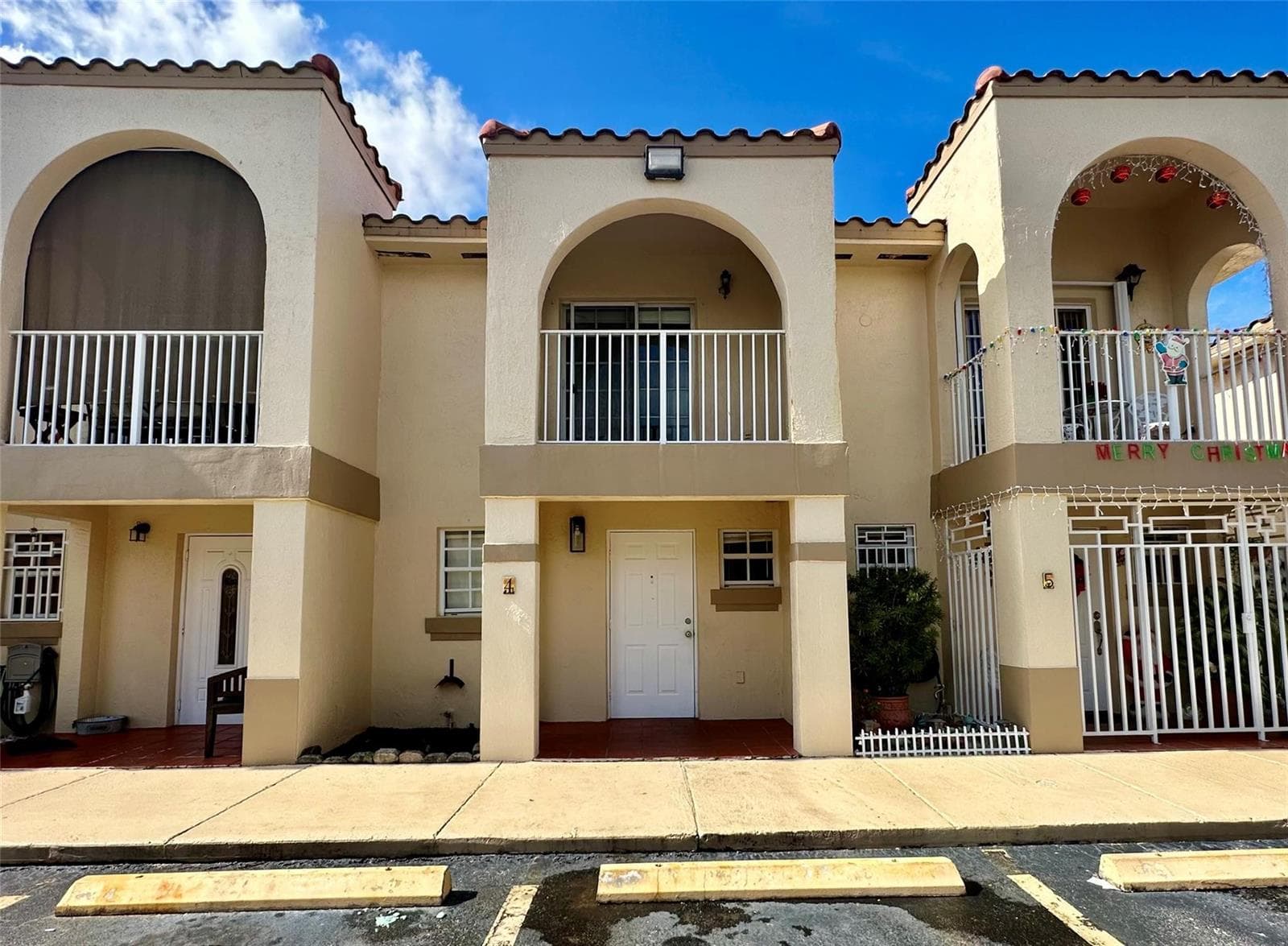 Townhouse at 519 W 68th Street # 4, Hialeah FL 33014