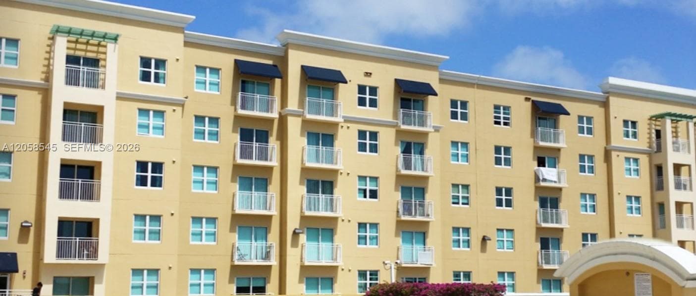 Condominium at 50 Menores Ave # 620, Coral Gables FL 33134