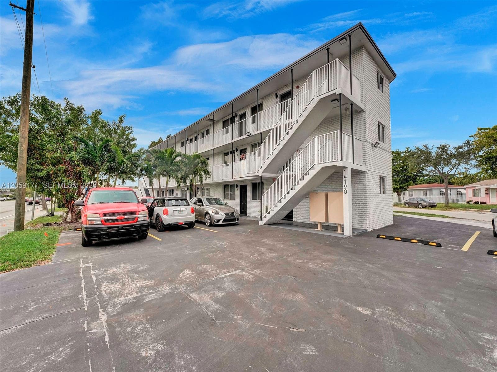 Apartment at 14190 W Dixie Hwy # 1, North Miami FL 33161