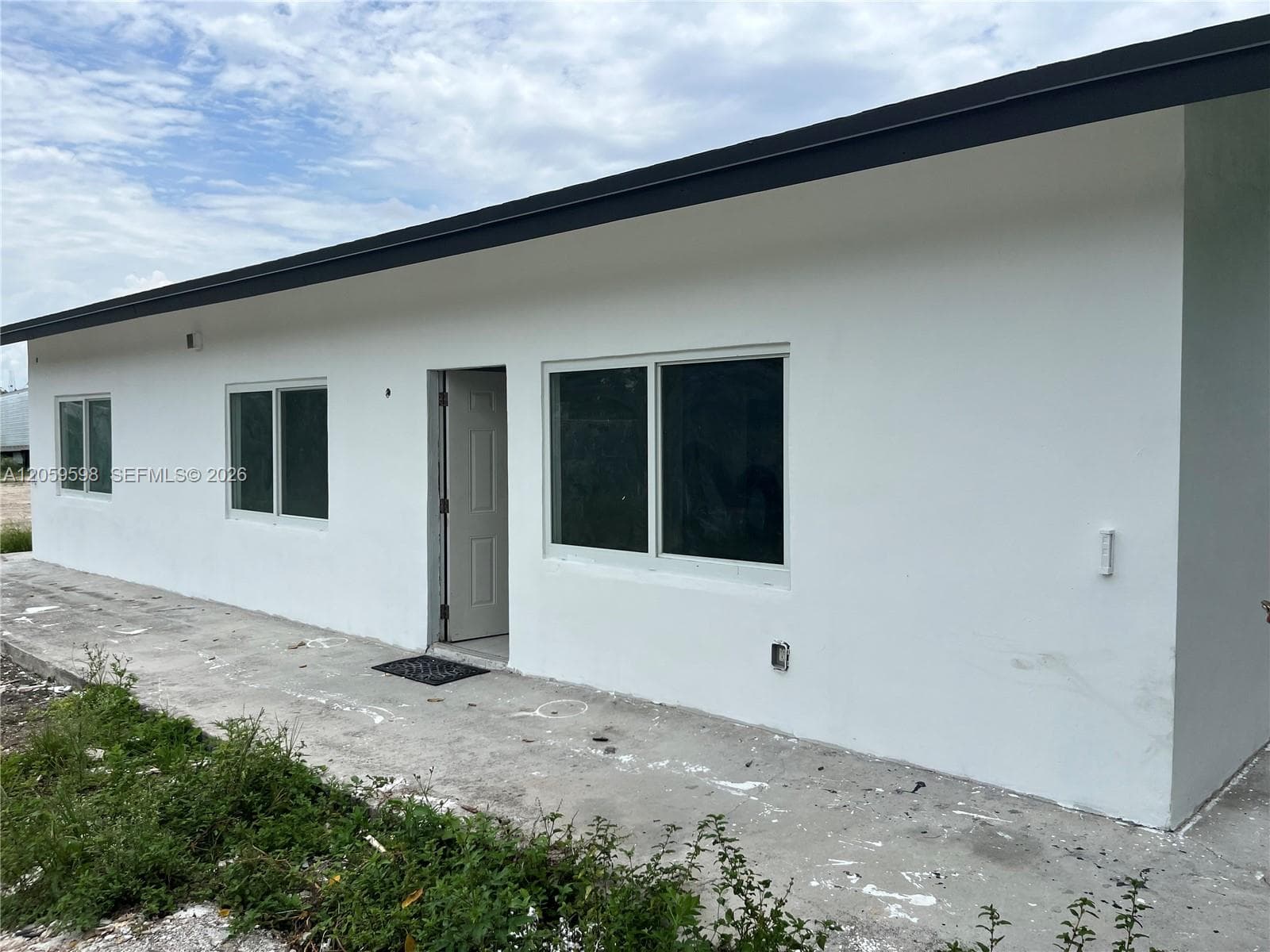 Single Family Residence at 15430 SW 194th Ave, Miami FL 33187