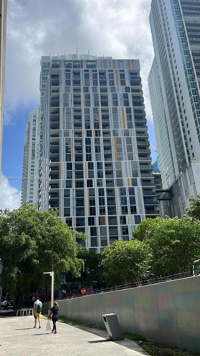 Condominium at 31 SE 6th St # 1801, Miami FL 33131