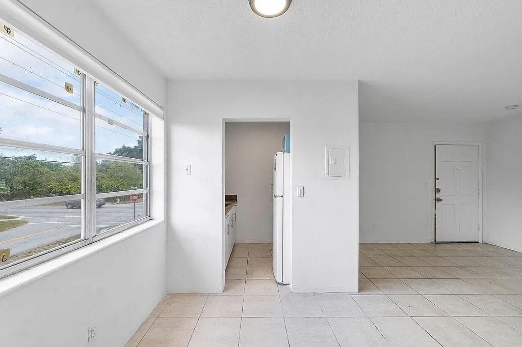 Apartment at 14950 N Miami Avenue # 6, Miami FL 33168