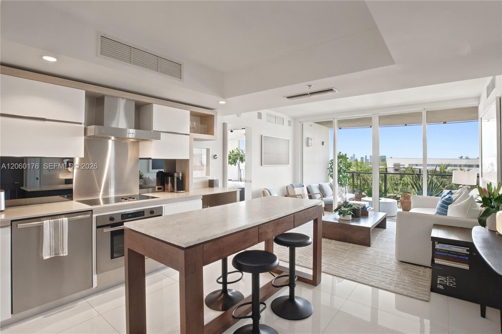 Condominium at 2155 Washington Ct # 504, Miami Beach FL 33139