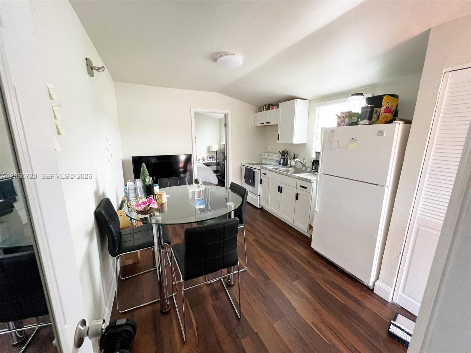Efficiency at 320 SW 4th Ave # B, Miami FL 33130