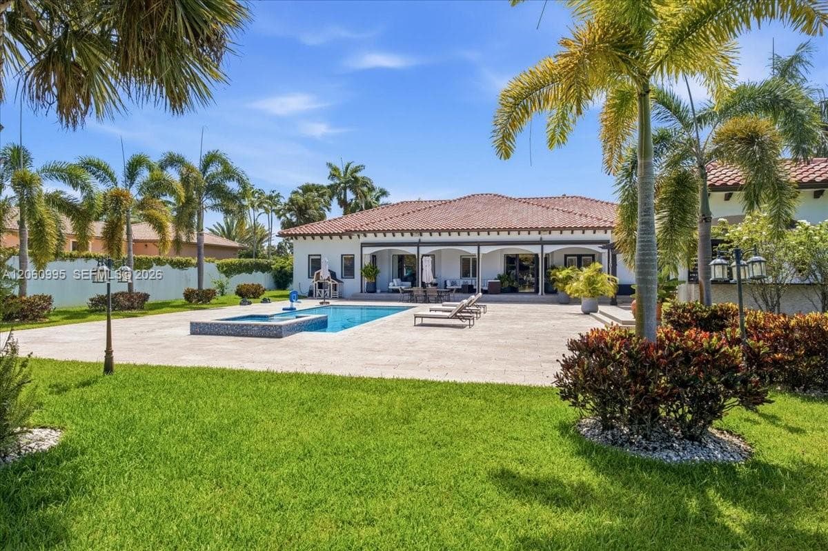 Single Family Residence at 331 SW 124th Ave, Miami FL 33184